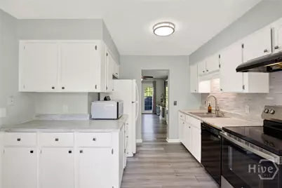 912 Pineland Avenue #3, Hinesville, GA 31313 - Photo 6
