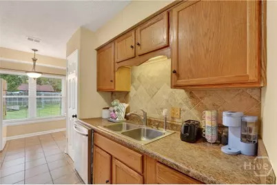 7313 Tropical Way, Savannah, GA 31410 - Photo 10