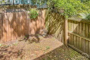 206 W 39th St, Savannah, GA 31401 - Photo 6