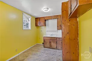 215 W 59th St, Savannah, GA 31405 - Photo 8
