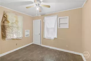 215 W 59th St, Savannah, GA 31405 - Photo 10