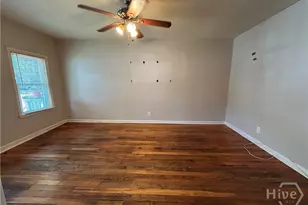 1225 E 55th St, Savannah, GA 31404 - Photo 4