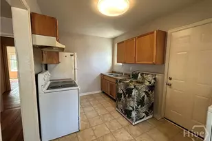 1225 E 55th St, Savannah, GA 31404 - Photo 2