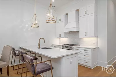304 W 38th Street, Savannah, GA 31401 - Photo 8