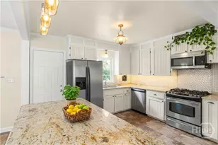 1809 DeLesseps Ave, Savannah, GA 31404 - Photo 6
