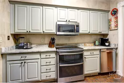 220 E State Street, Savannah, GA 31401 - Photo 32