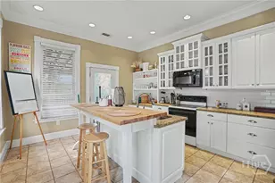225 W 41st St, Savannah, GA 31401 - Photo 6