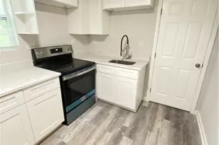2023 Gugel St, Savannah, GA 31415 - Photo 8