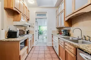 216 W Bolton St, Savannah, GA 31401 - Photo 16