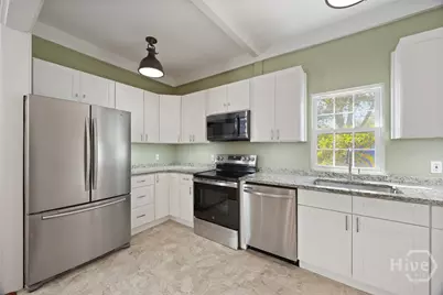629 E 38th Street, Savannah, GA 31401 - Photo 10