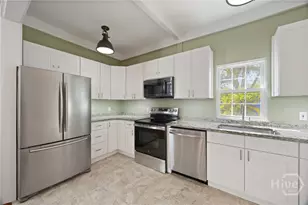 629 E 38th St, Savannah, GA 31401 - Photo 10