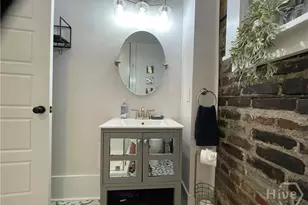210 E State St, Savannah, GA 31401 - Photo 20
