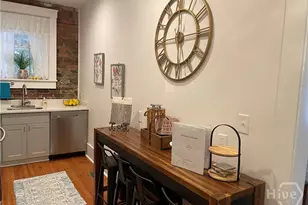 210 E State St, Savannah, GA 31401 - Photo 8