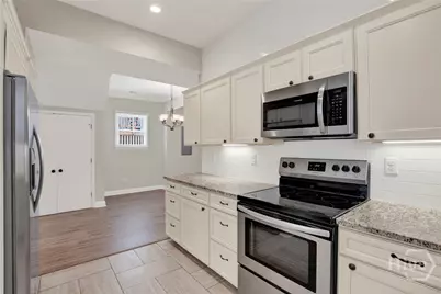 856 E 35th Street, Savannah, GA 31401 - Photo 16