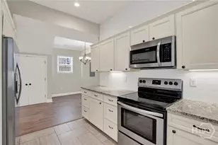 856 E 35th St, Savannah, GA 31401 - Photo 14