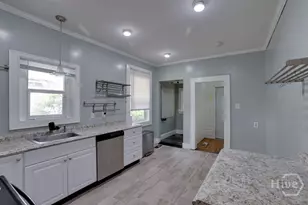 404 E 40th St, Savannah, GA 31401 - Photo 10