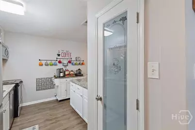 204 Kevin Drive, Savannah, GA 31406 - Photo 12