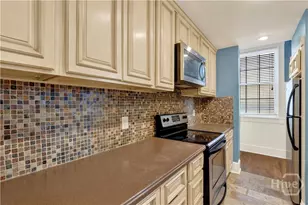 105 W Oglethorpe Ave, Savannah, GA 31401 - Photo 12