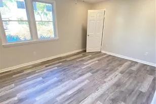 1611 E Henry St, Savannah, GA 31404 - Photo 10