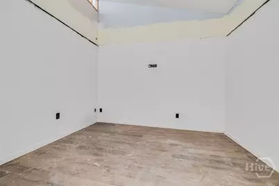 302 W Victory Drive, Savannah, GA 31405 - Photo 38