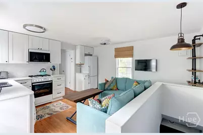 205 W Jones Lane, Savannah, GA 31401 - Photo 6
