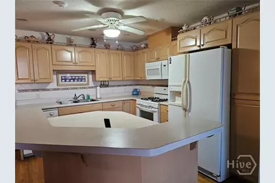 127 Lakeshore Drive, Savannah, GA 31419 - Photo 10