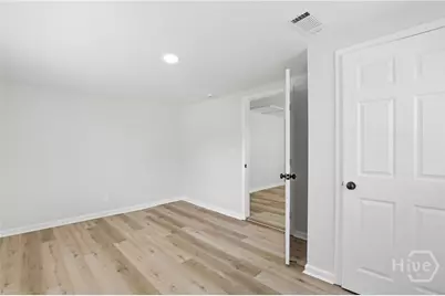 1009 W 52nd Street, Savannah, GA 31405 - Photo 8