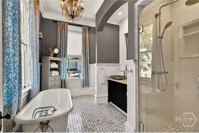 121 E 36th Street, Savannah, GA 31401 - Photo 24