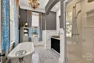 121 E 36th St, Savannah, GA 31401 - Photo 24