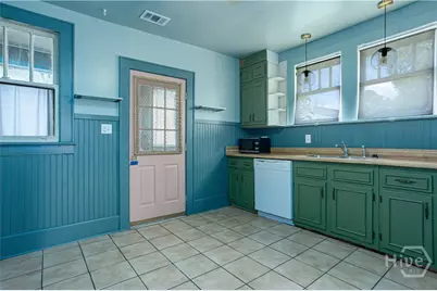 801 E 36th Street, Savannah, GA 31401 - Photo 8