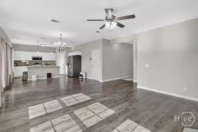 217 W W Winn Avenue, Hinesville, GA 31313 - Photo 10