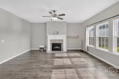 217 W W Winn Avenue, Hinesville, GA 31313 - Photo 8