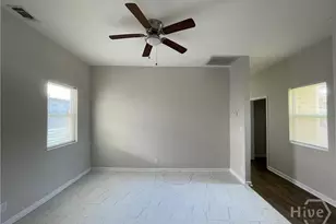 1112 E Bolton St, Savannah, GA 31401 - Photo 4