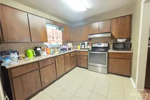 219 Surrey Rd, Hinesville, GA 31313 - Photo 8