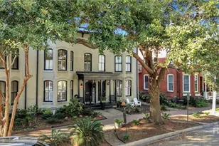 621 Tattnall St, Savannah, GA 31401 - Photo 2