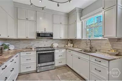 621 Tattnall Street, Savannah, GA 31401 - Photo 24