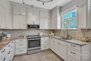621 Tattnall St, Savannah, GA 31401 - Photo 24