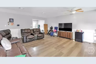 132 Cherokee Cir, Hinesville, GA 31313 - Photo 6