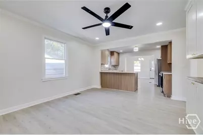2110 E 56th Street, Savannah, GA 31406 - Photo 18