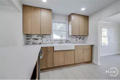 2110 E 56th Street, Savannah, GA 31406 - Photo 12