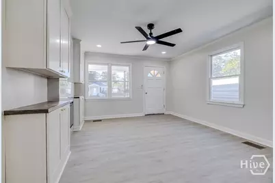2110 E 56th Street, Savannah, GA 31406 - Photo 6
