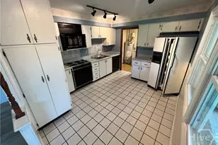 308 Wendy Hill Rd, Savannah, GA 31410 - Photo 10
