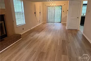 145 Holland Park Cir, Savannah, GA 31419 - Photo 2