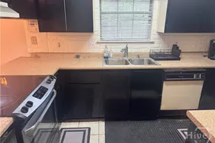 145 Holland Park Cir, Savannah, GA 31419 - Photo 4