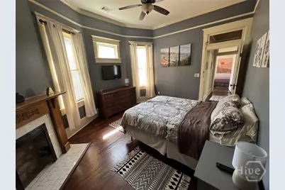 107 W 37th Street, Savannah, GA 31401 - Photo 2