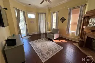 107 W 37th St, Savannah, GA 31401 - Photo 10