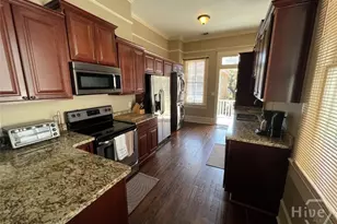 107 W 37th St, Savannah, GA 31401 - Photo 16