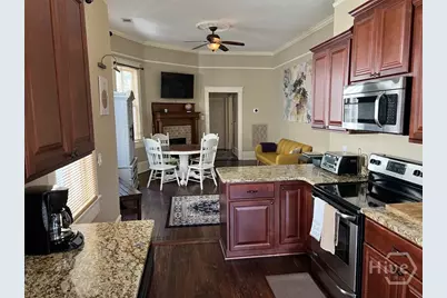 107 W 37th Street, Savannah, GA 31401 - Photo 12