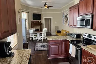 107 W 37th St, Savannah, GA 31401 - Photo 12
