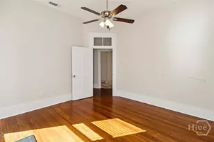 413 E Waldburg St, Savannah, GA 31401 - Photo 16